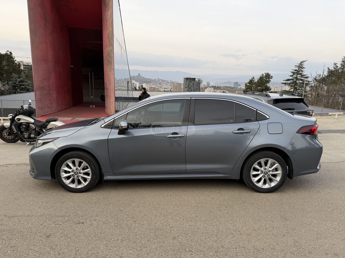 Toyota Corolla - фото 3