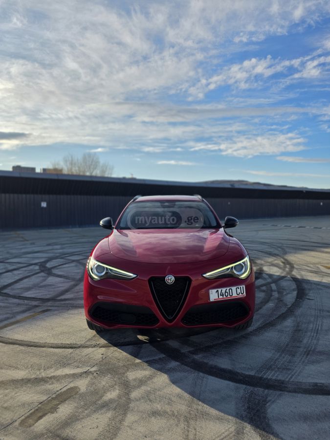 Alfa Romeo Stelvio - фото 1