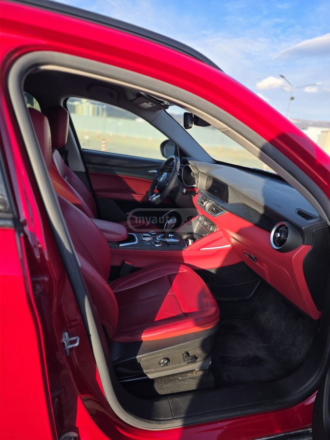Alfa Romeo Stelvio - фото 12