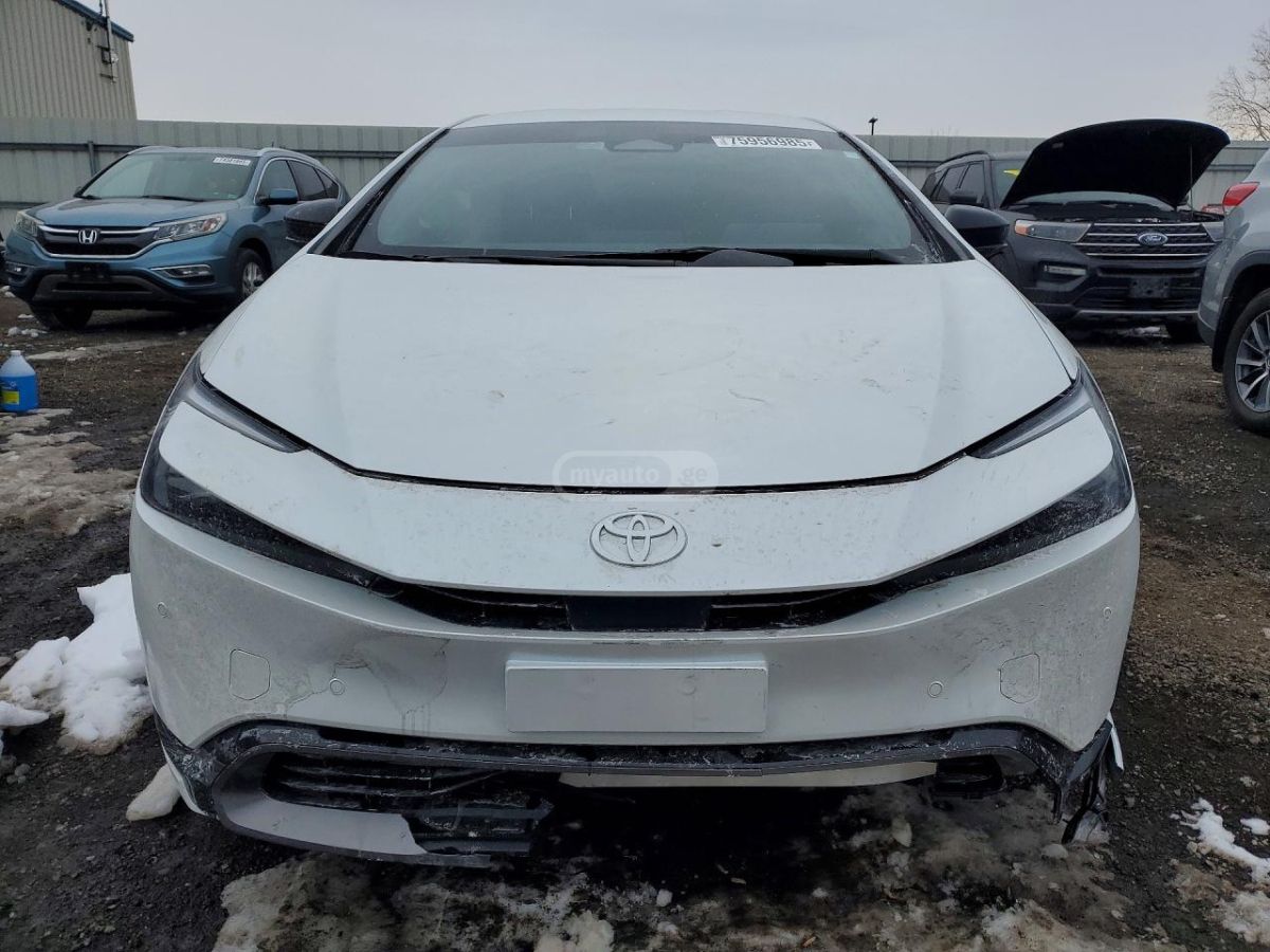 Toyota Prius - фото 5