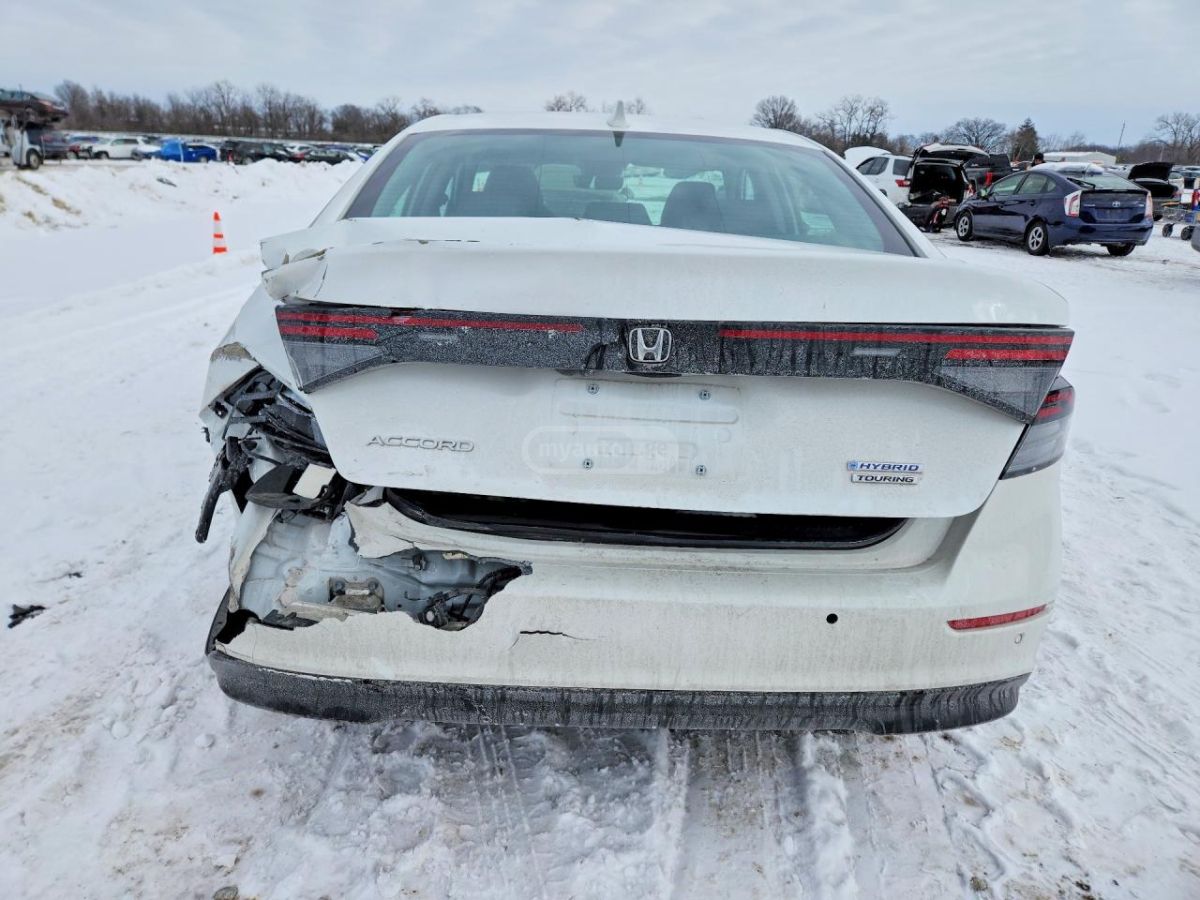 Honda Touring w/o BSI 4dr Sedan CVT — миниатюра 6