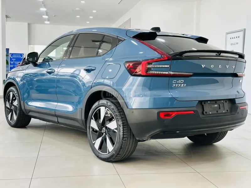 Volvo C40 2024 — миниатюра 5