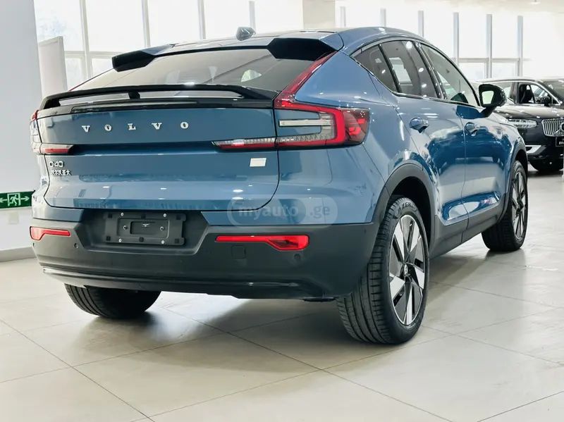 Volvo C40 2024 — миниатюра 7