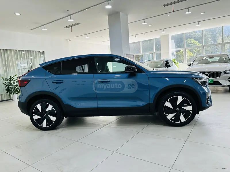 Volvo C40 2024 — миниатюра 8