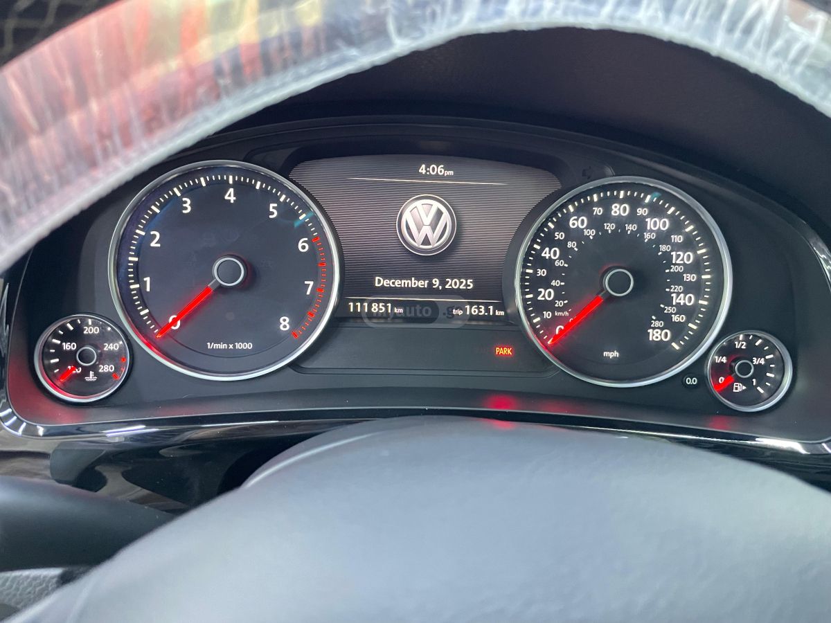 Volkswagen Touareg - фото 10