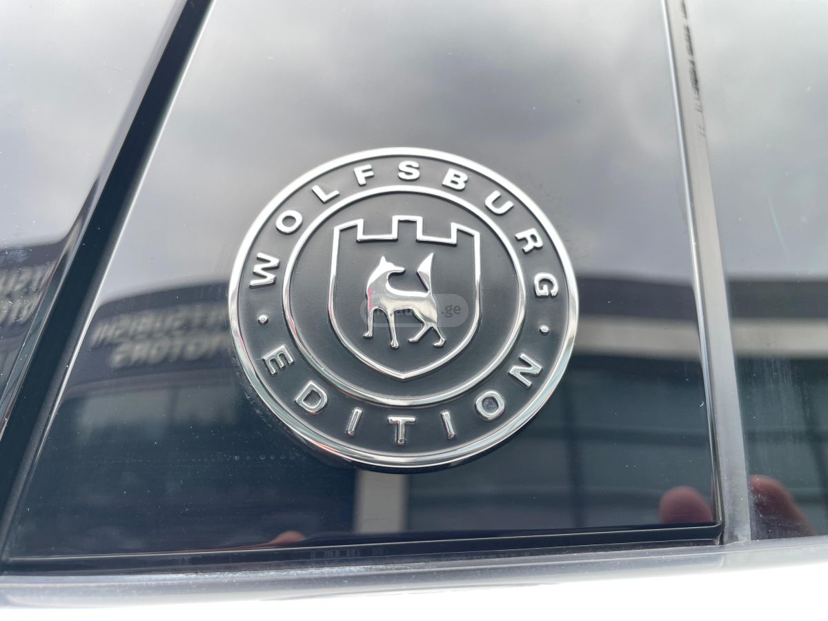 Volkswagen Touareg - фото 2