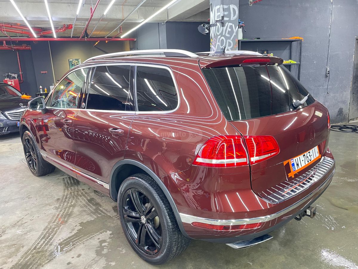 Volkswagen Touareg - фото 3
