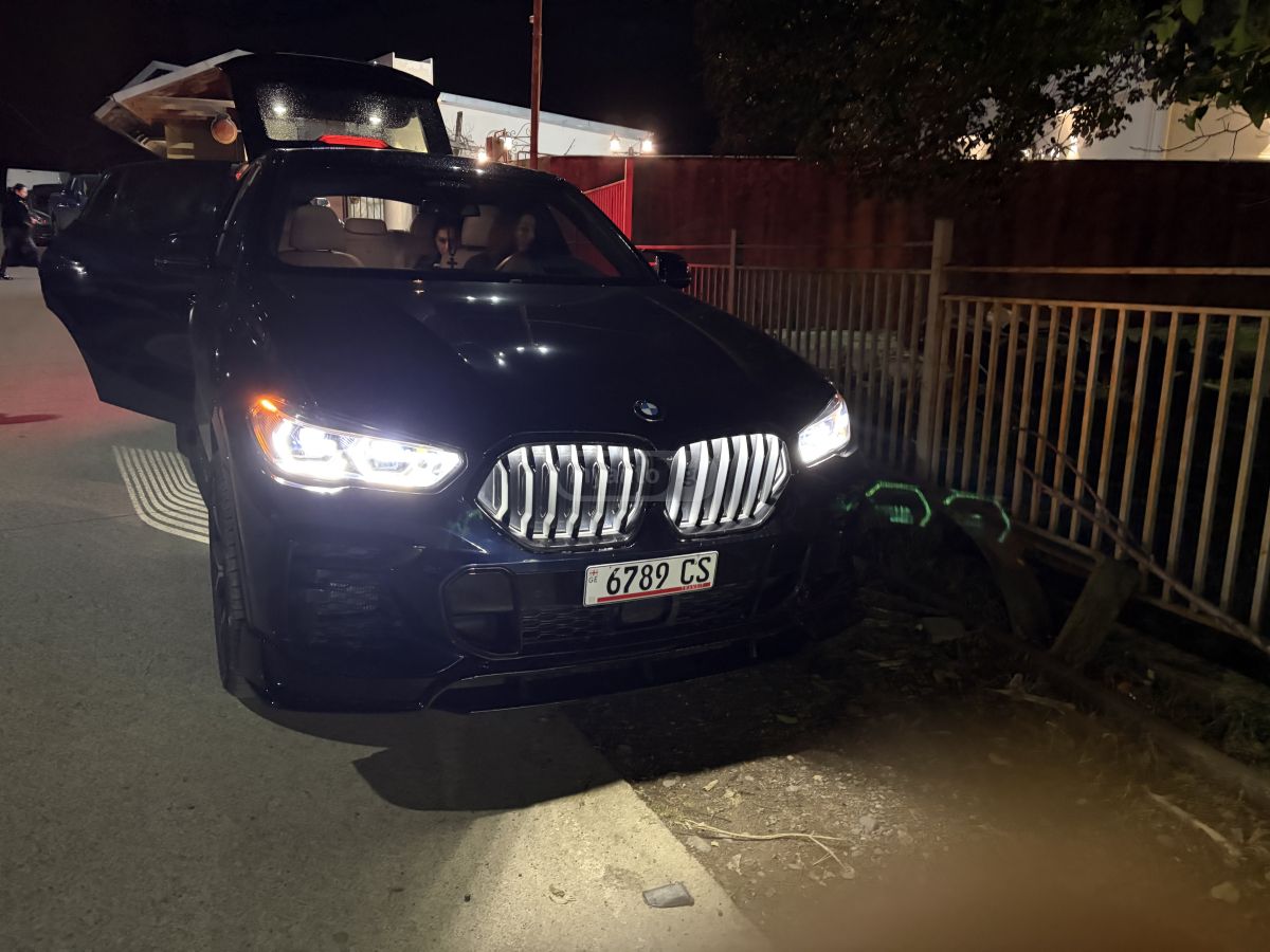 BMW X6 - фото 1