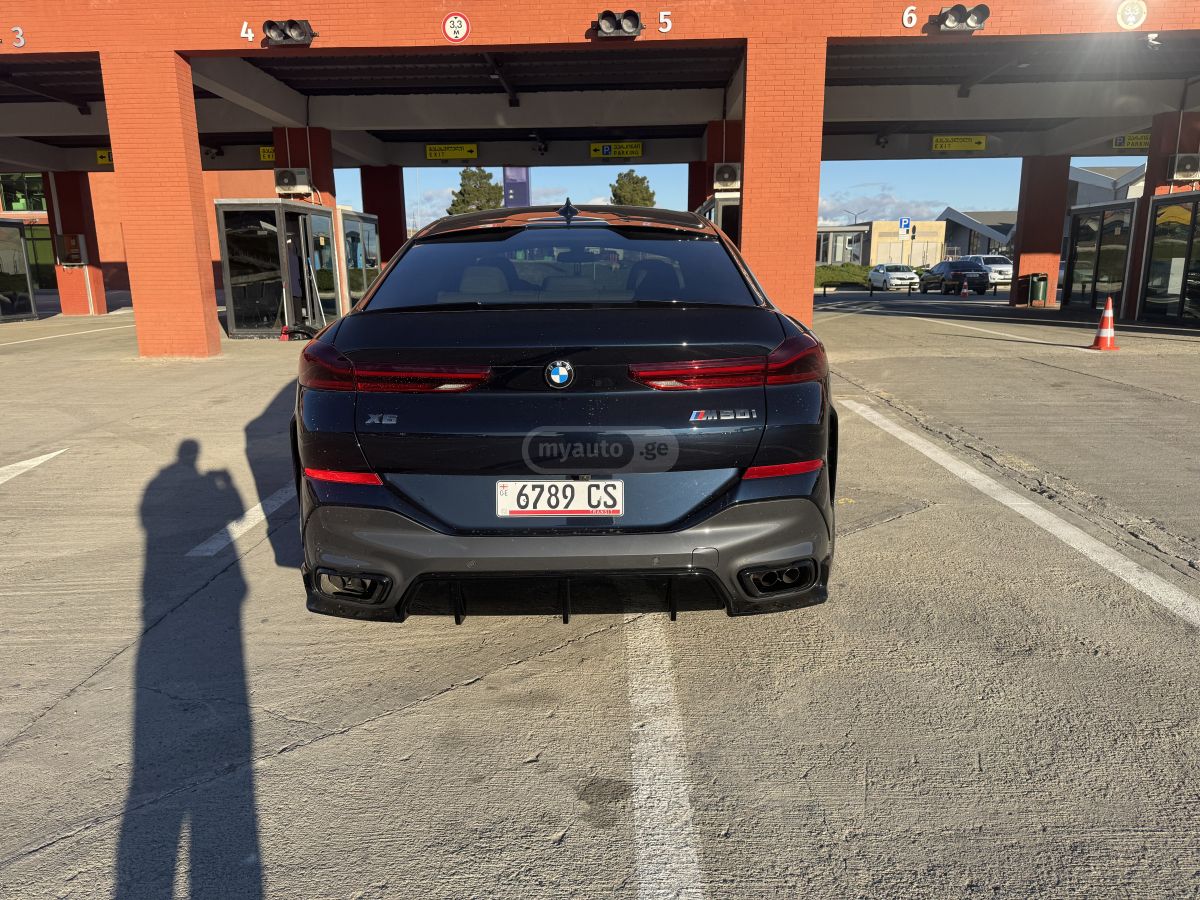 BMW M50i 4dr All-Wheel Drive Sport — миниатюра 7