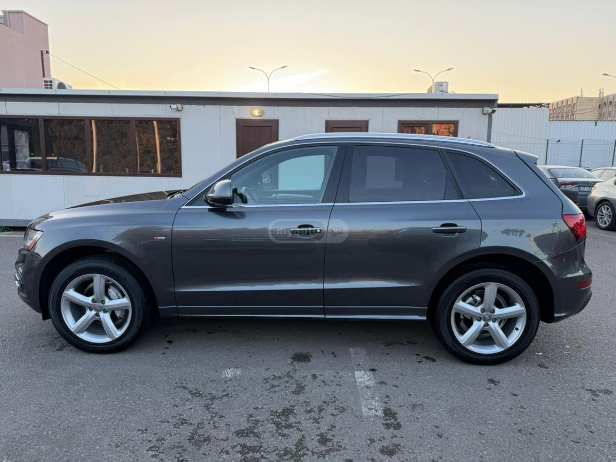 Audi Q5 - фото 9
