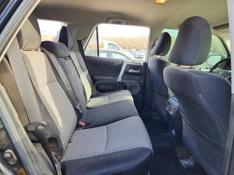Toyota 4 Runner - фото 11
