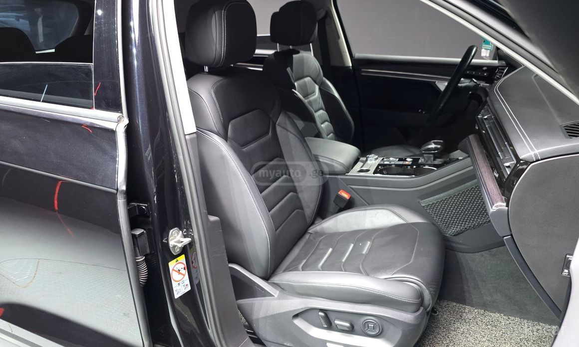 Volkswagen Touareg - фото 10