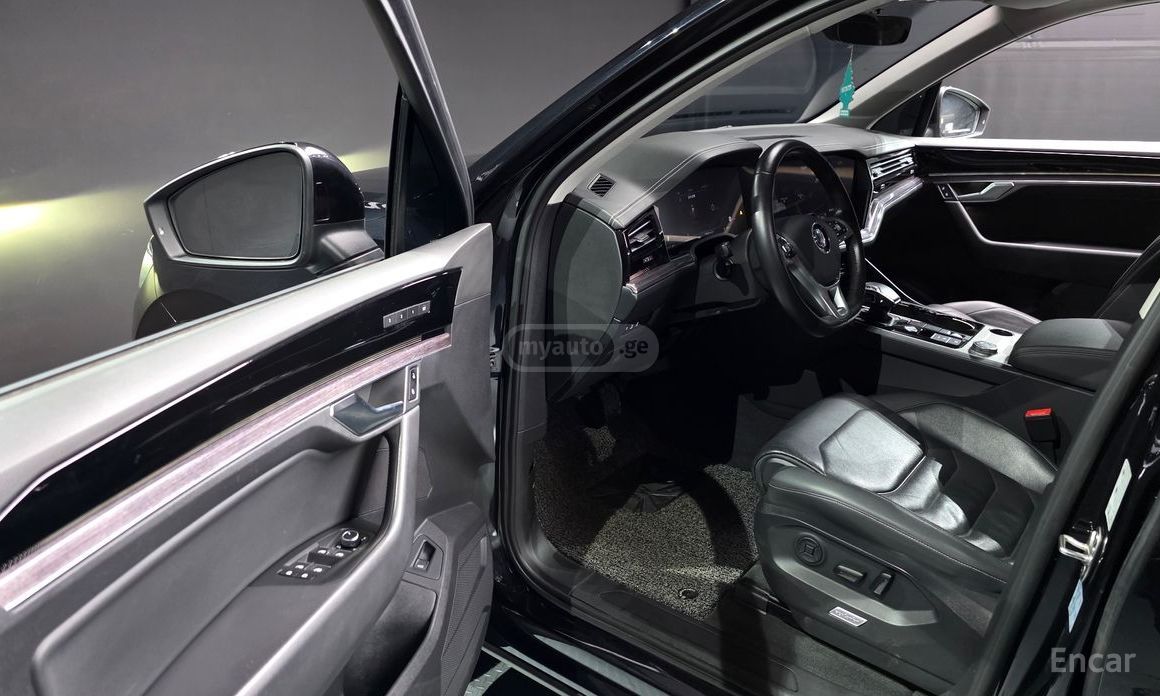 Volkswagen Touareg - фото 11