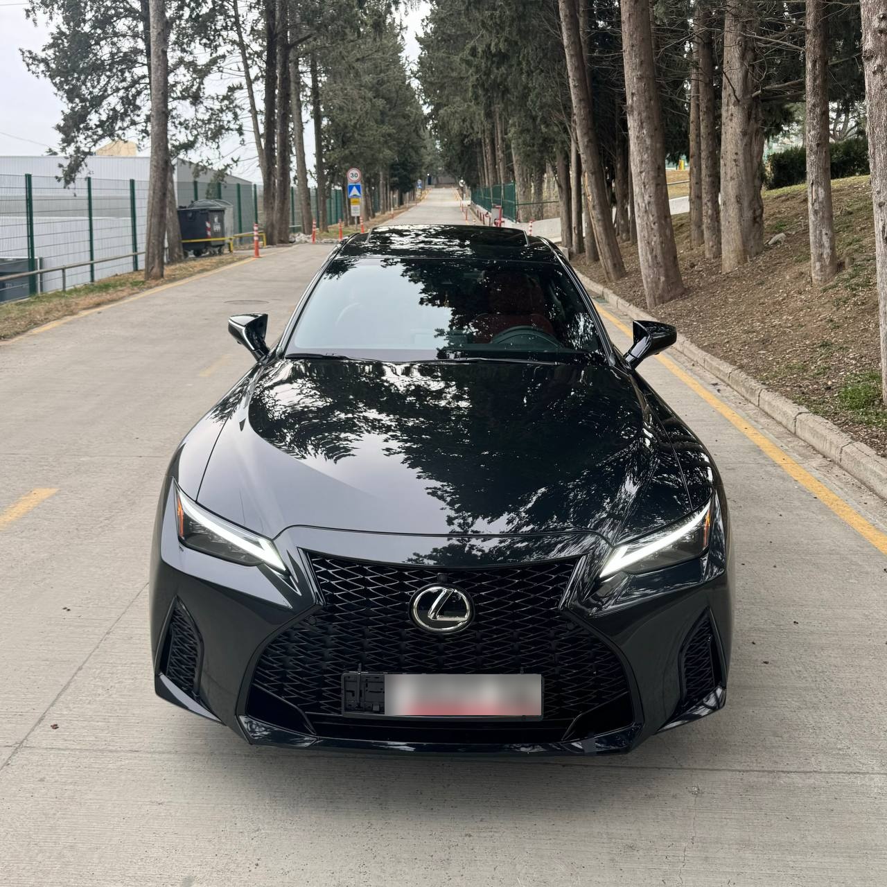 Lexus F sport — миниатюра 1