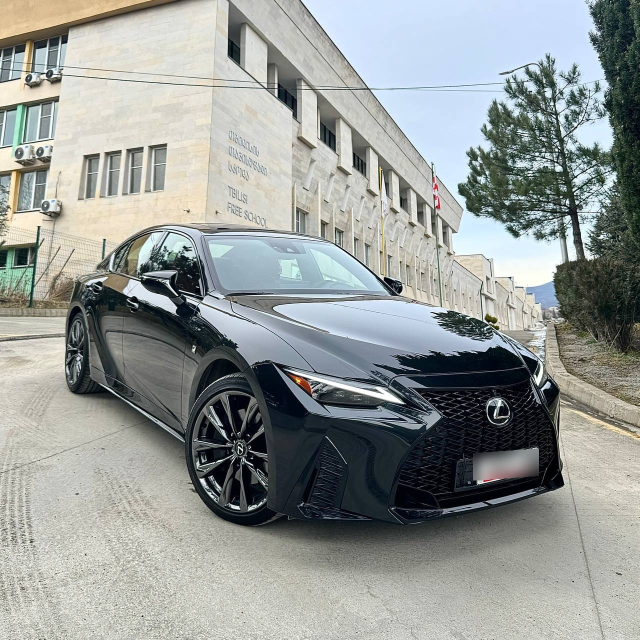 Lexus F sport — миниатюра 4