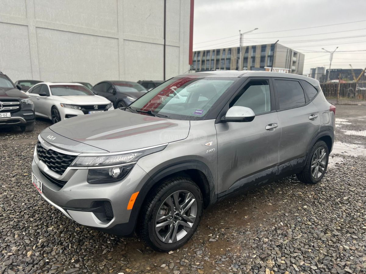 Kia Seltos - фото 1