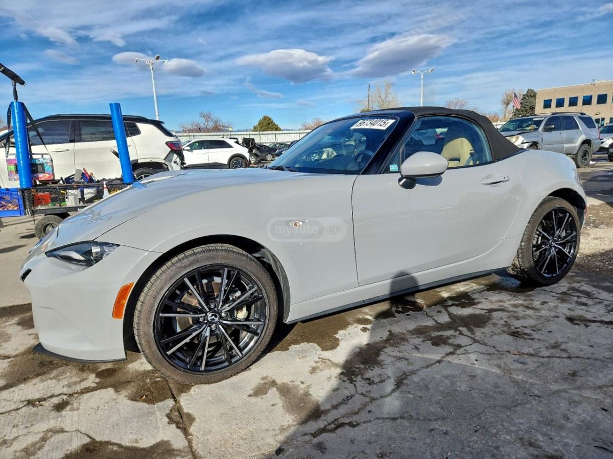 Mazda MX-5 - фото 1