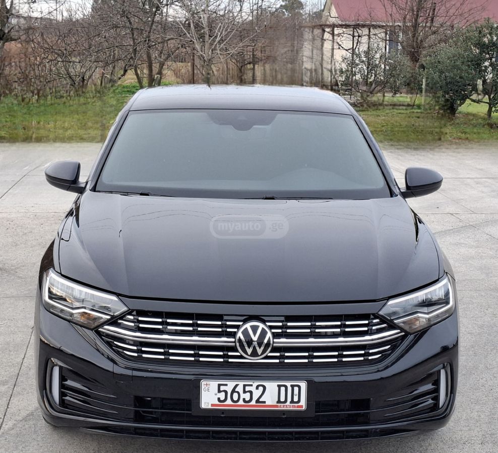 Volkswagen Jetta - фото 1