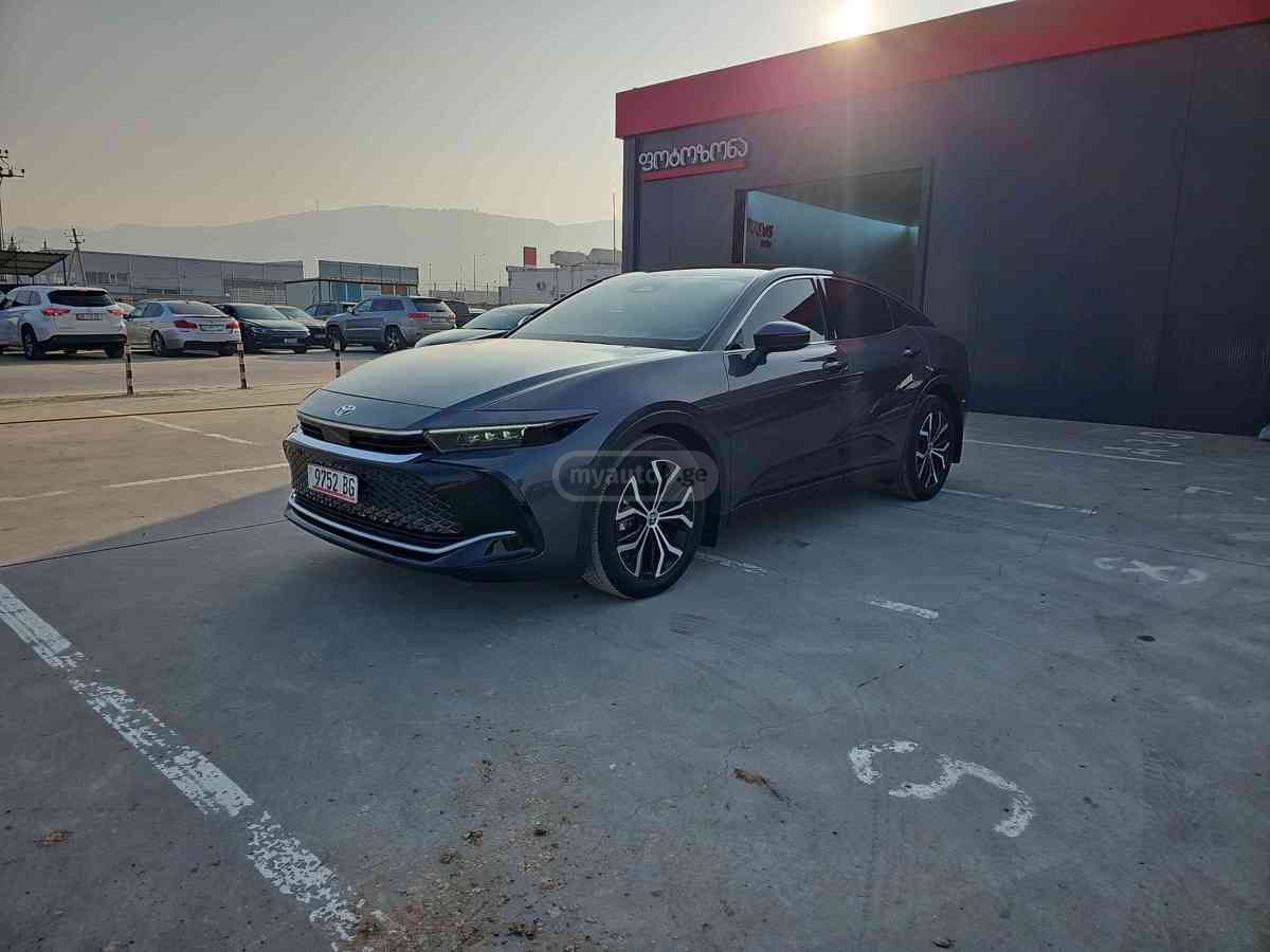 Toyota Crown Limited 2023 — миниатюра 1