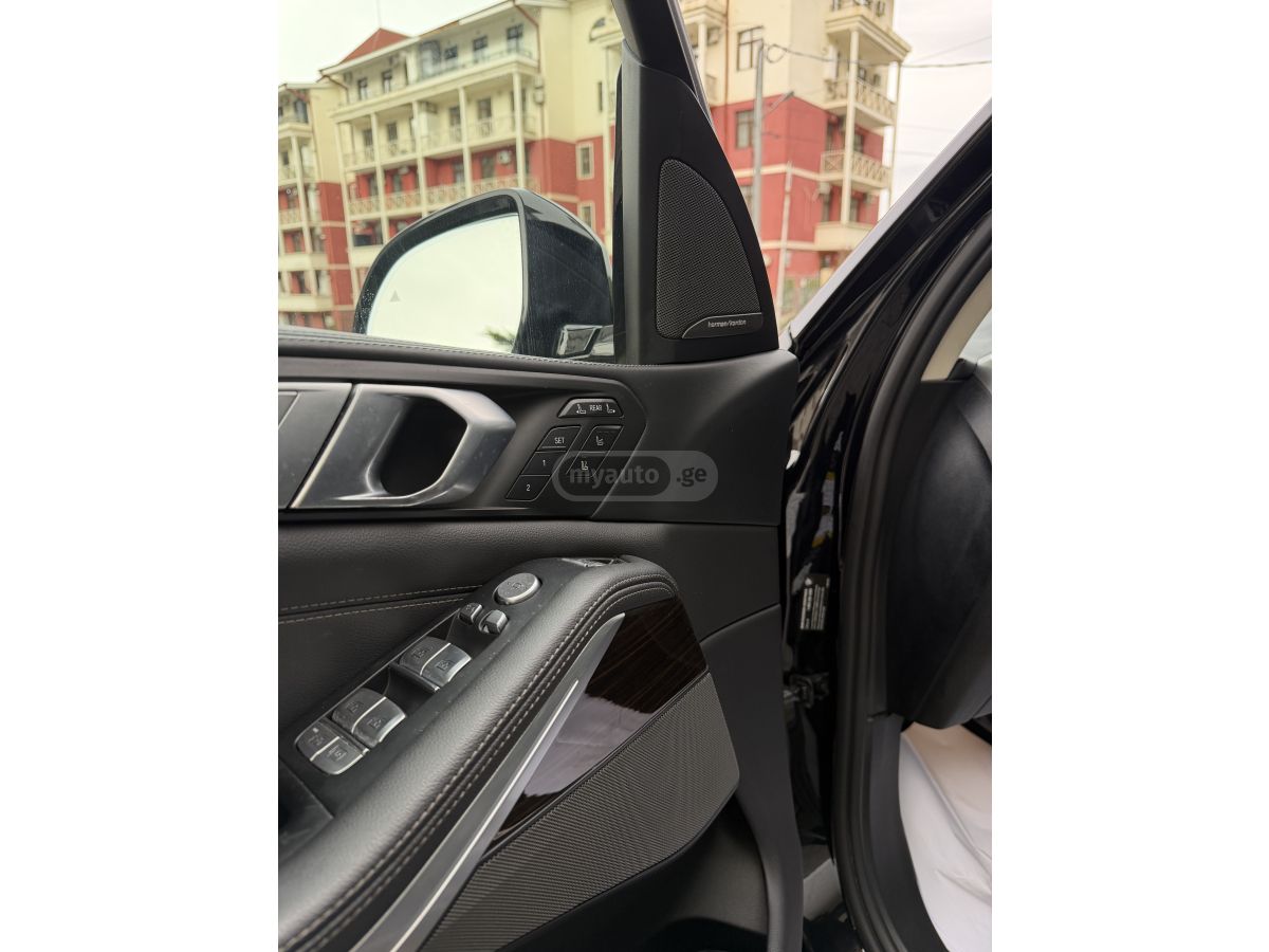 BMW X7 - фото 10