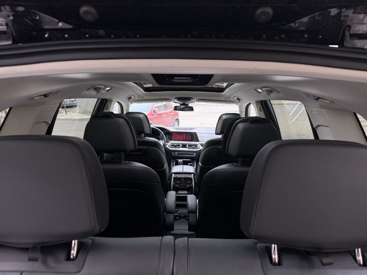 BMW X7 - фото 11