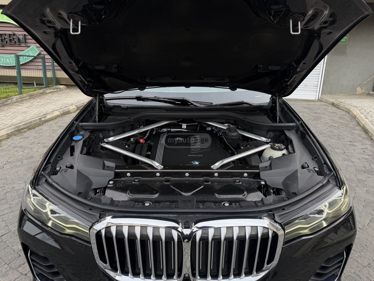BMW X7 - фото 13