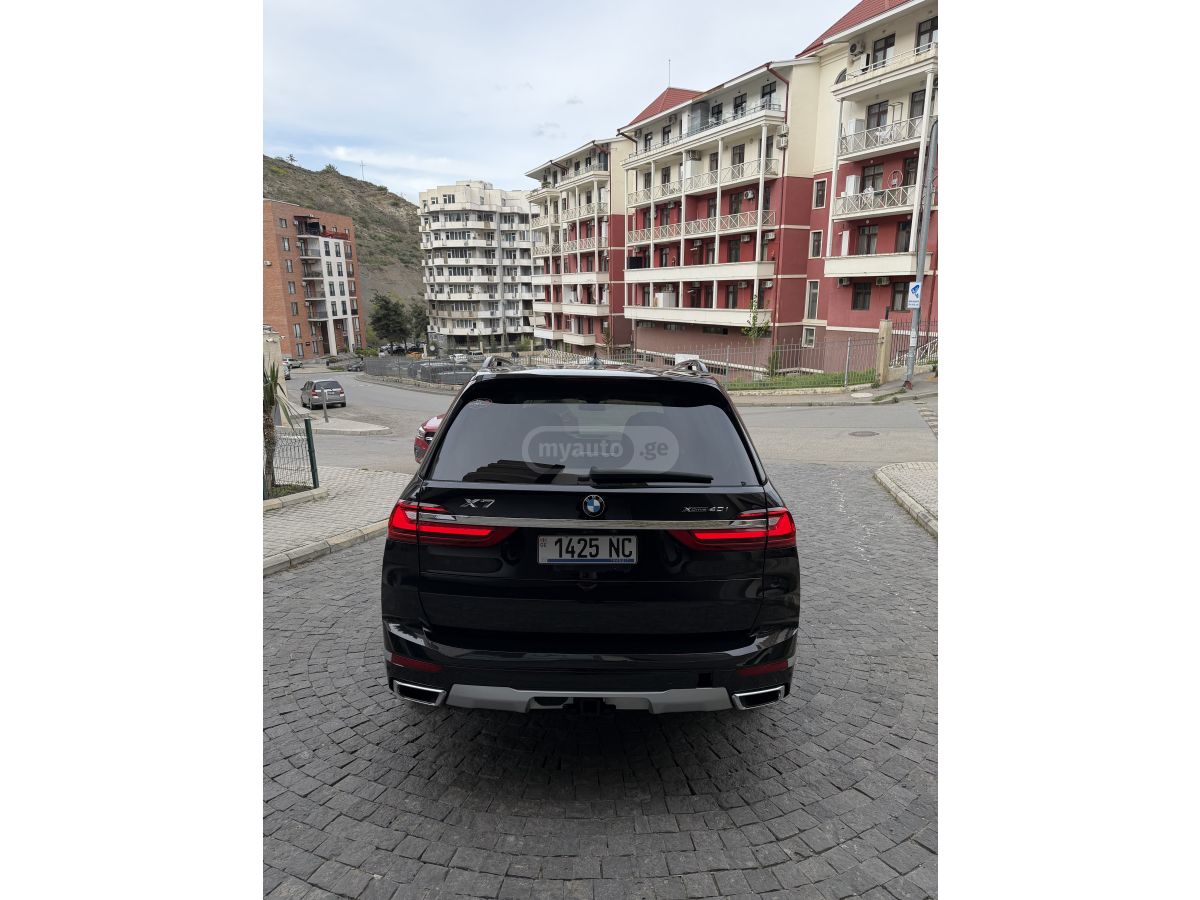 BMW X7 - фото 5