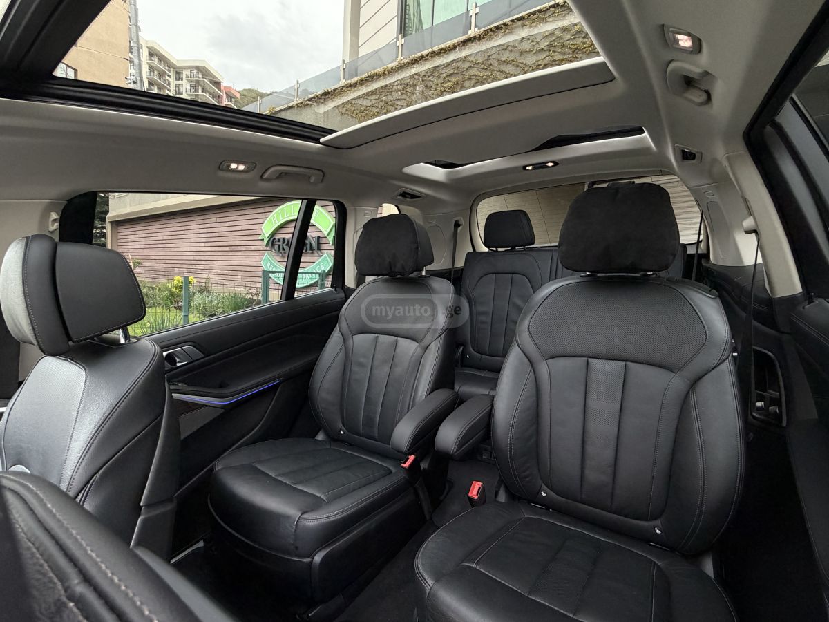 BMW X7 - фото 8