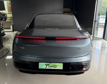 Zeekr 007 