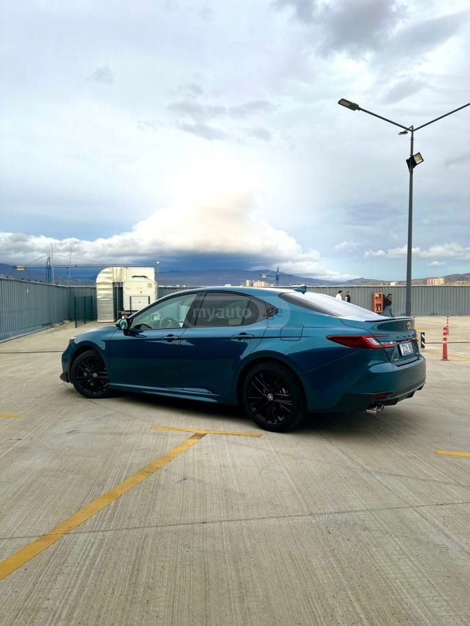 Toyota Camry - фото 4