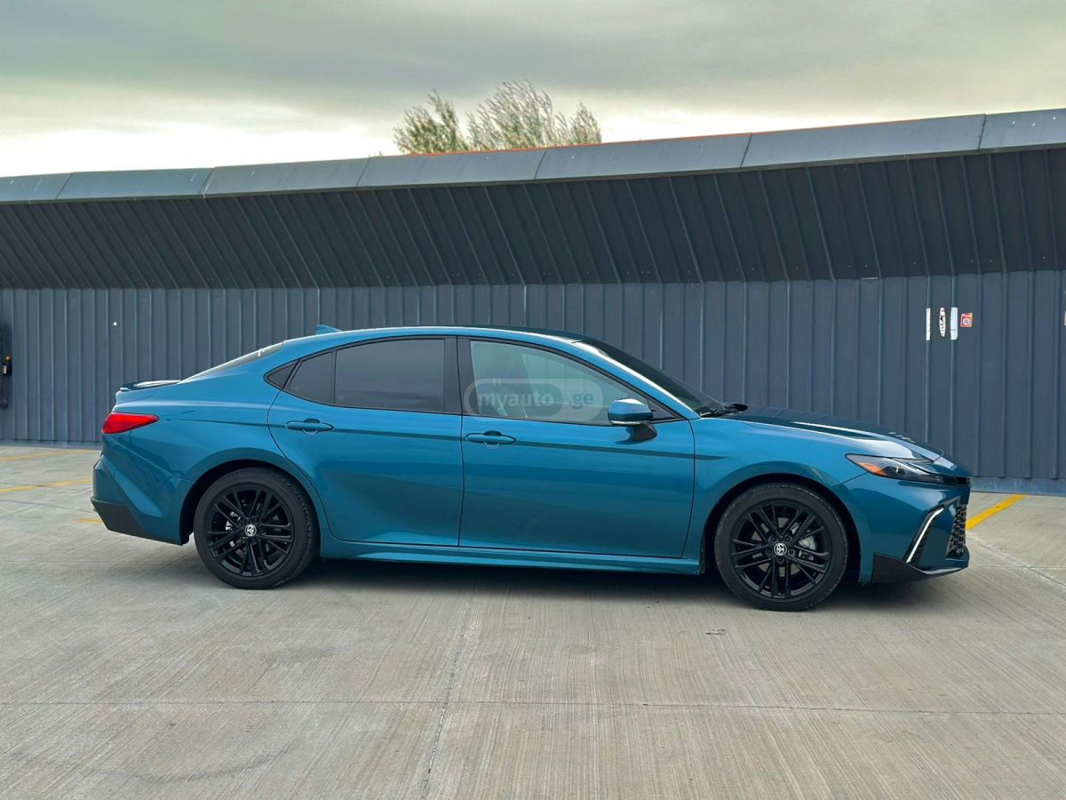 Toyota Camry - фото 5