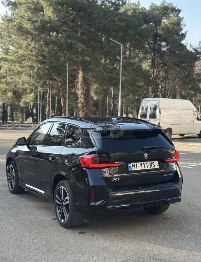 BMW Ixdrive28 — миниатюра 4