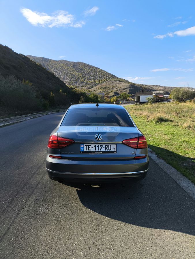 Volkswagen Passat - фото 4