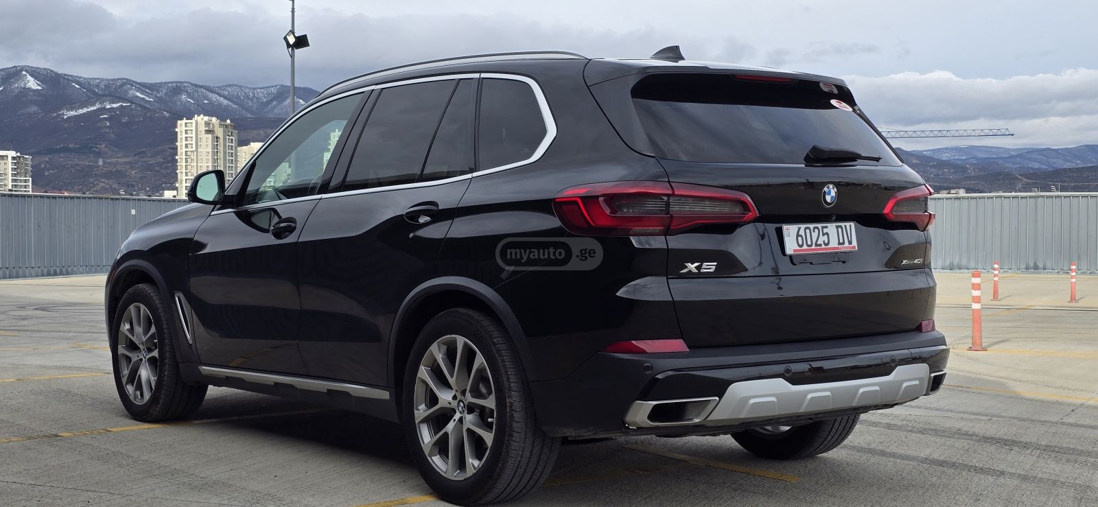 BMW X5 - фото 2