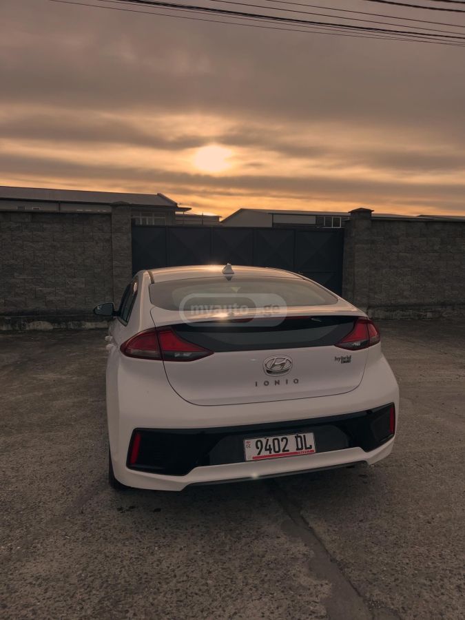 Hyundai Ioniq - фото 7