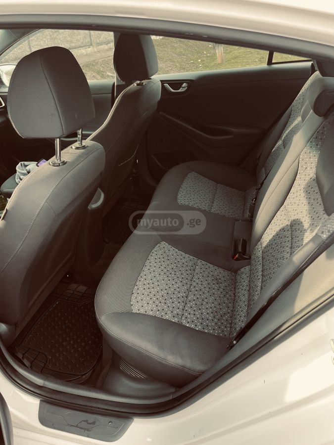 Hyundai Ioniq - фото 9