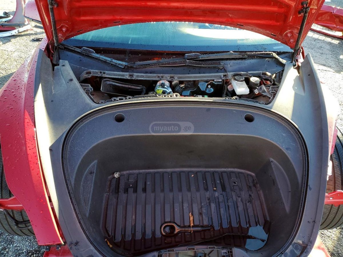 Tesla Model 3 - фото 11