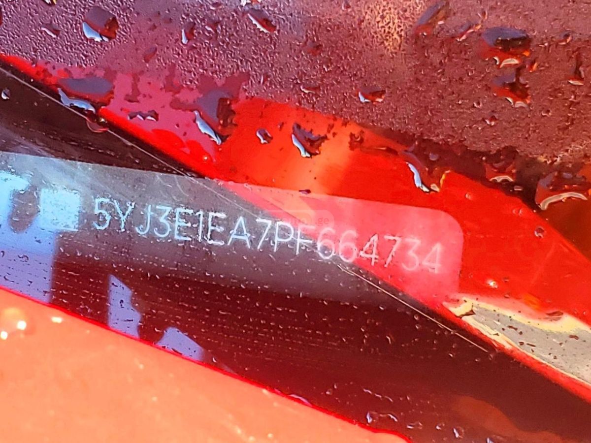 Tesla Model 3 - фото 12