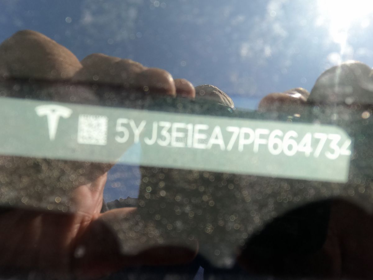 Tesla Model 3 - фото 13