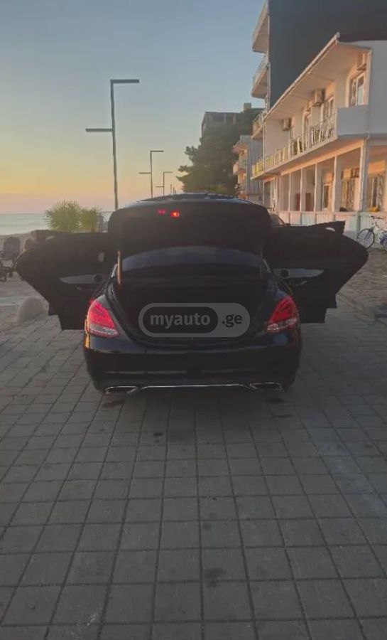 Mercedes-Benz C 300 - фото 10