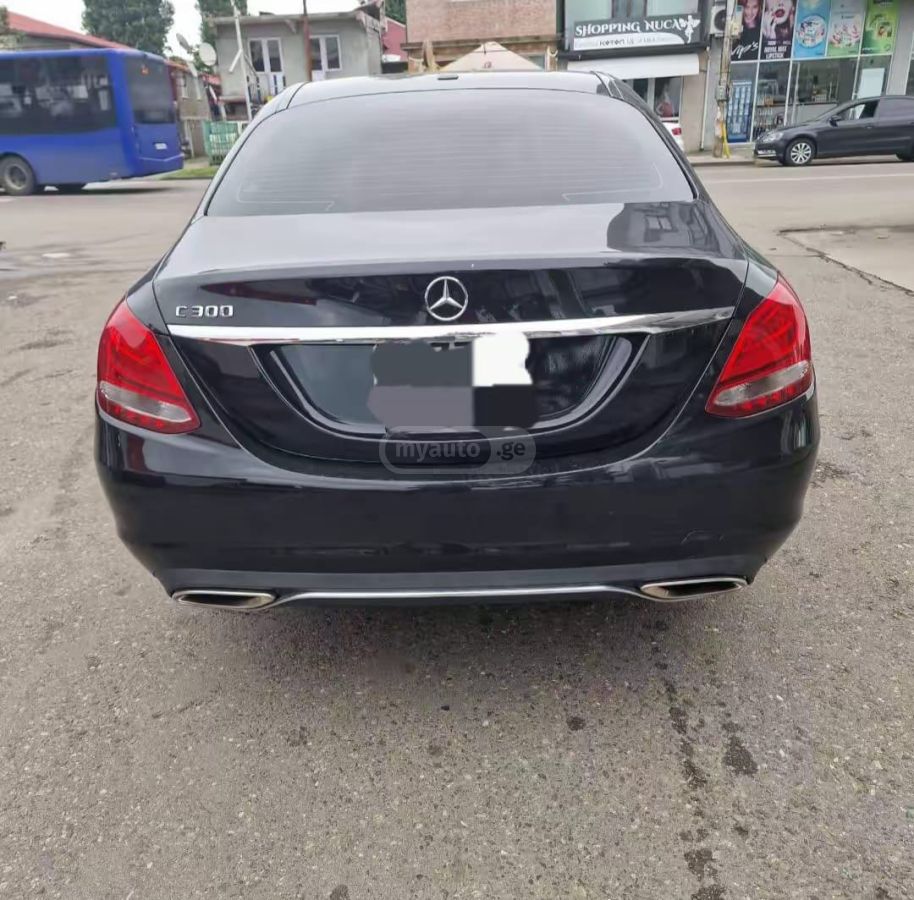 Mercedes-Benz C 300 - фото 4