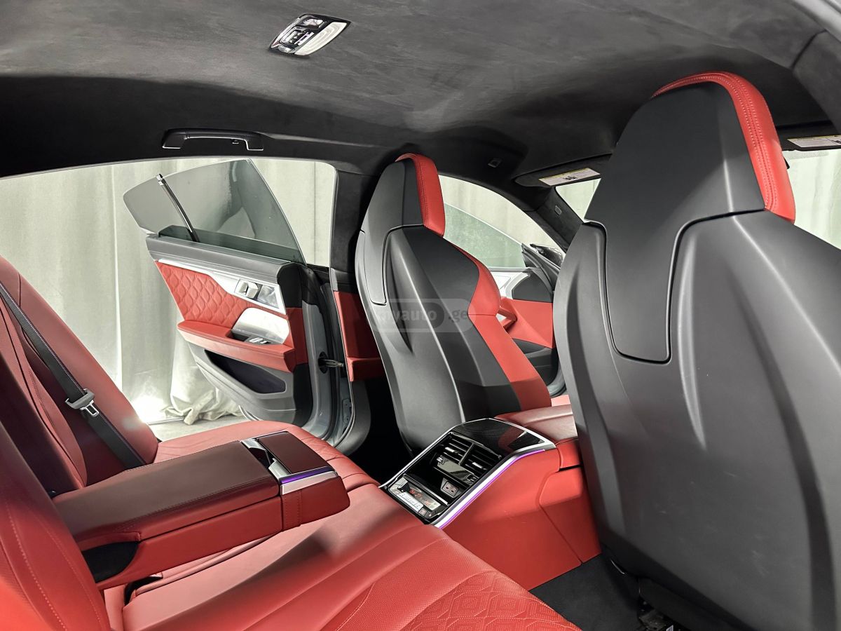 BMW M8 - фото 13