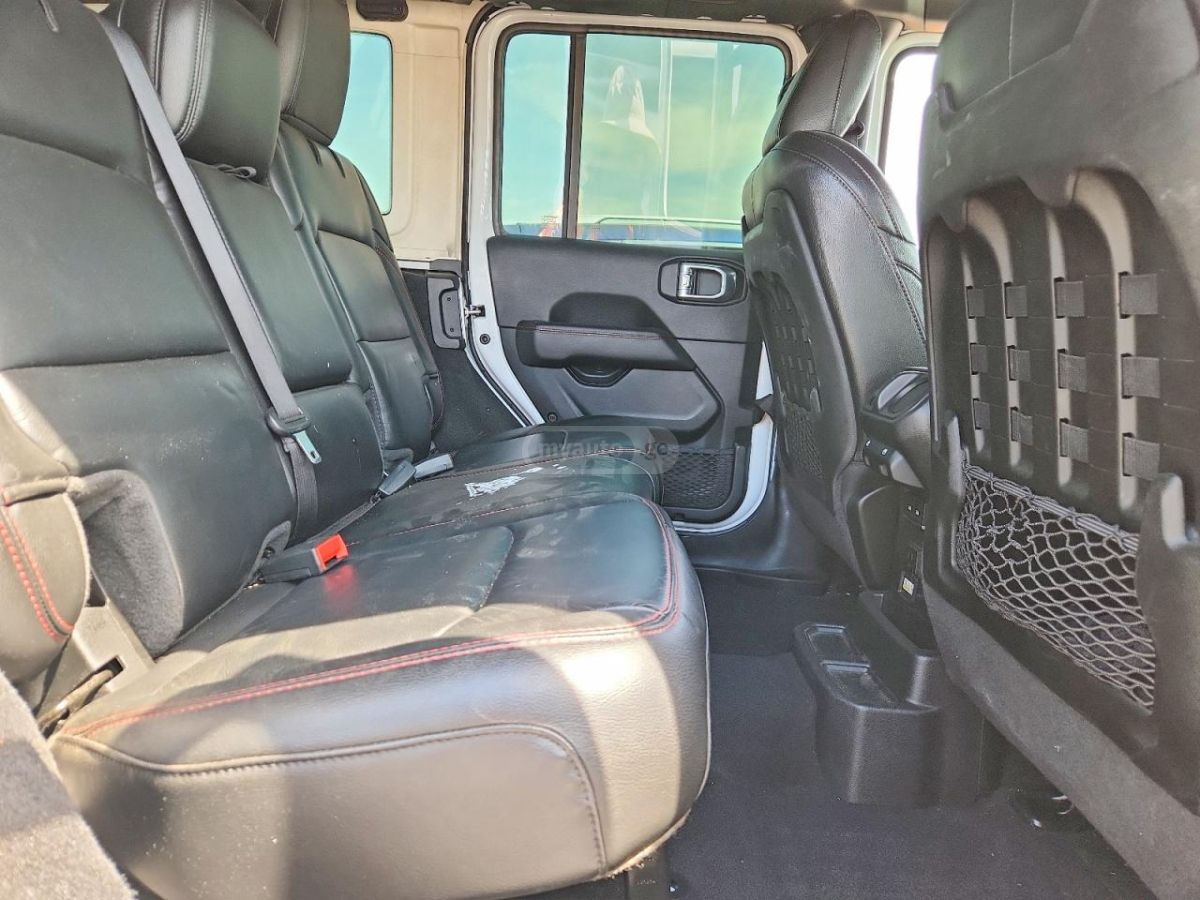 Jeep Wrangler - фото 11