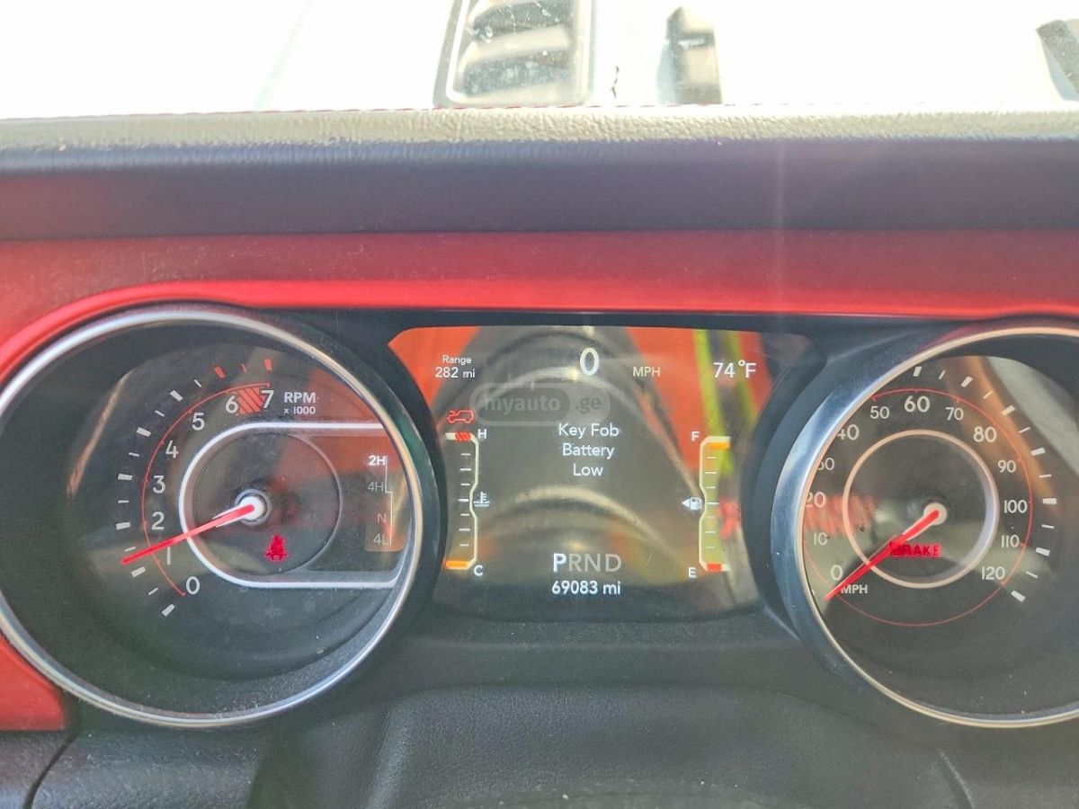 Jeep Wrangler - фото 9