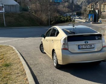 ToyotaPrius2010
