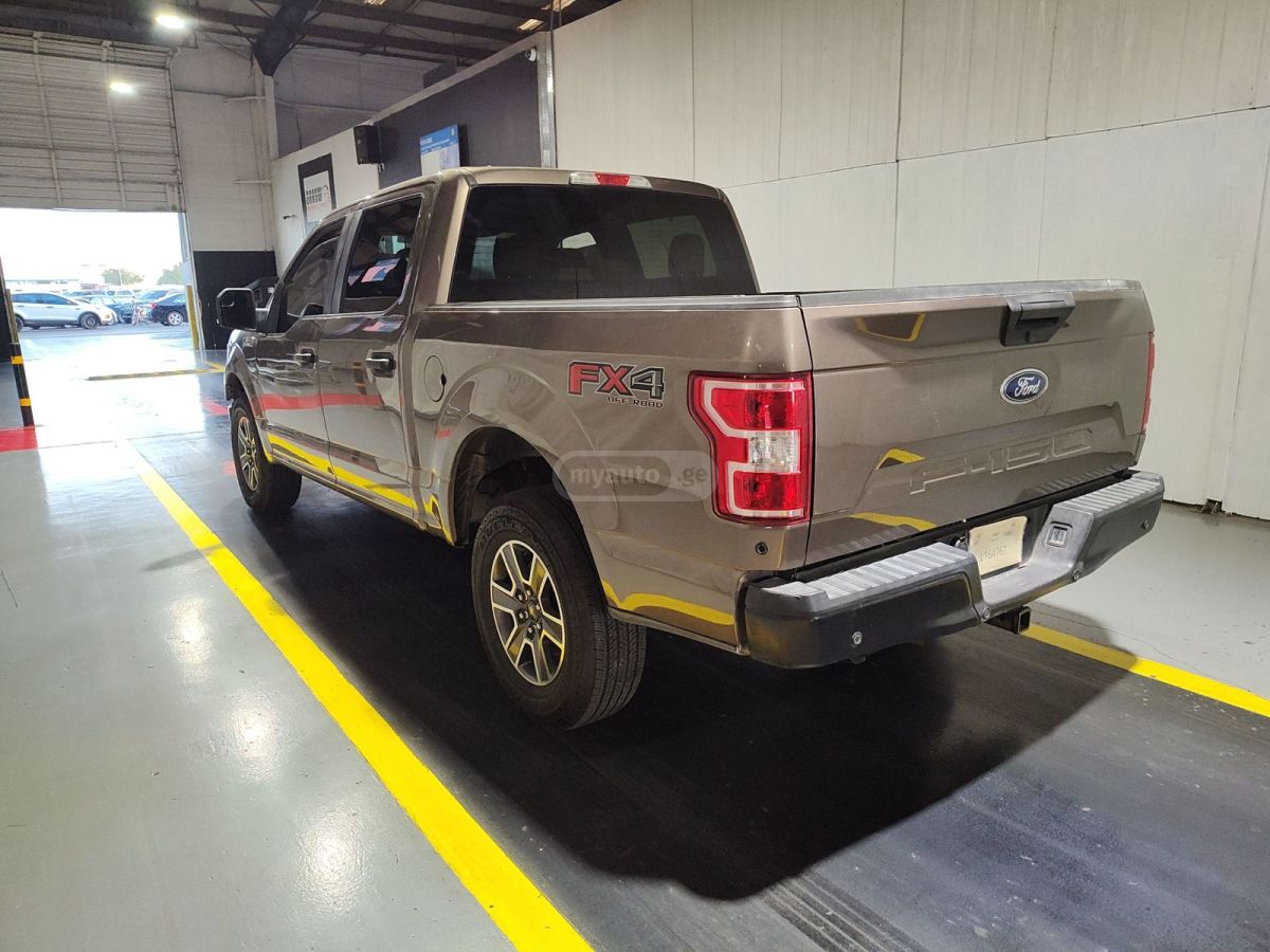 Ford F150 - фото 3