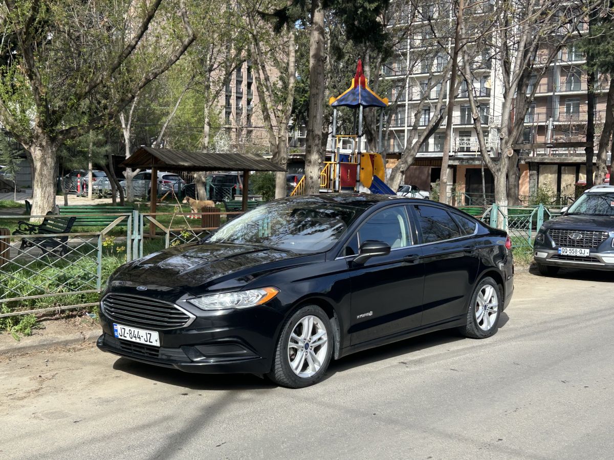 Ford Fusion - фото 1