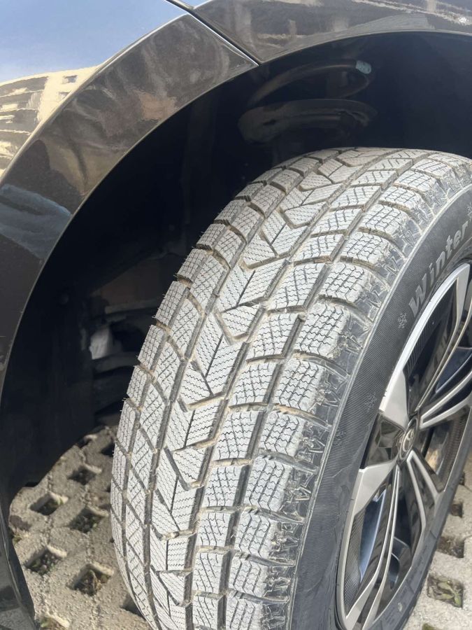 Toyota XLE — миниатюра 8