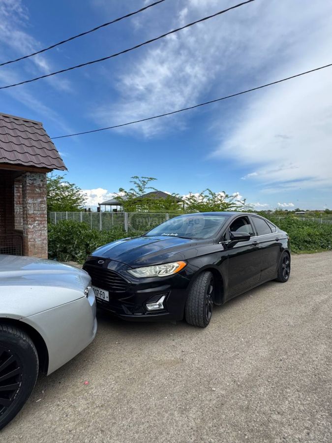 Ford Fusion - фото 1