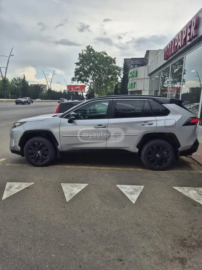 Toyota XSE 4dr All-Wheel Drive CVT 2022